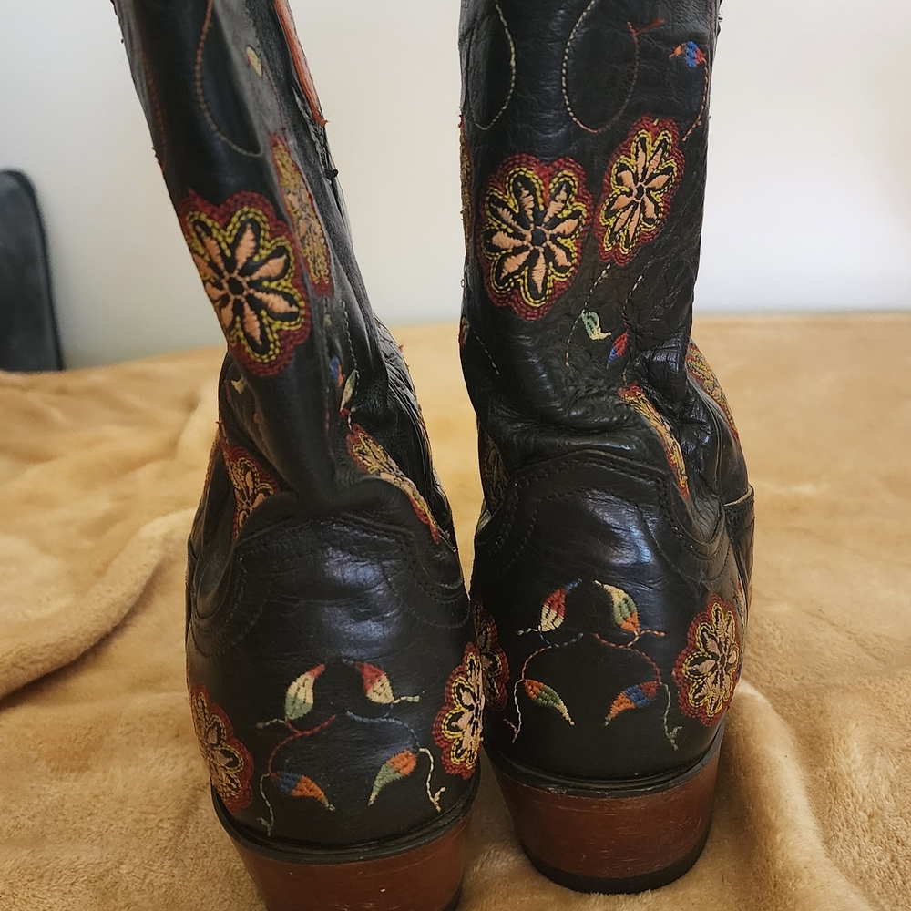 Lucchese Black Leather Cowboy Boots - Picture 5 of 7
